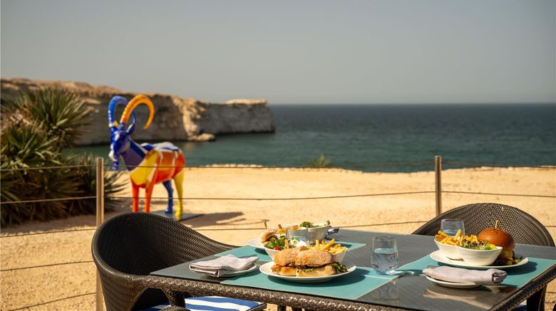 <b>Al Husn Hotel Muscat Restaurant</b>. Images powered by <a href="https://iceportal.shijigroup.com/" title="IcePortal" target="_blank">IcePortal</a>.