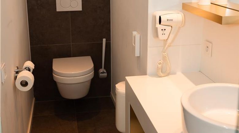 <b>C-Hotels Westwing Room</b>. Images powered by <a href="https://iceportal.shijigroup.com/" title="IcePortal" target="_blank">IcePortal</a>.