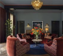 Hotel Daphne Lobby