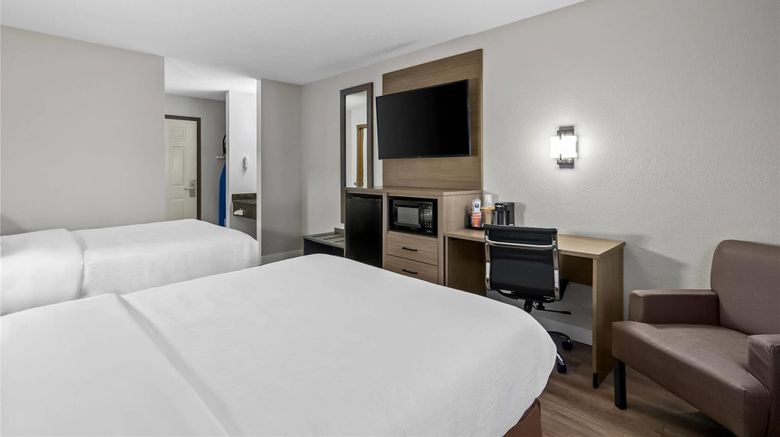<b>Quality Inn Neosho Room</b>. Images powered by <a href="https://iceportal.shijigroup.com/" title="IcePortal" target="_blank">IcePortal</a>.