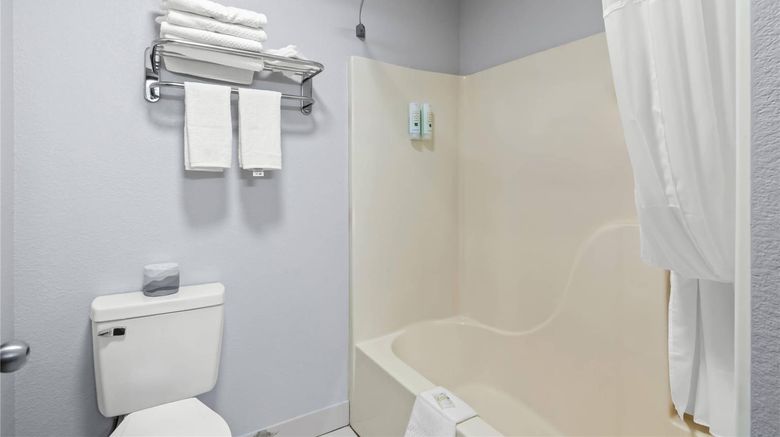 <b>Quality Inn Neosho Room</b>. Images powered by <a href="https://iceportal.shijigroup.com/" title="IcePortal" target="_blank">IcePortal</a>.