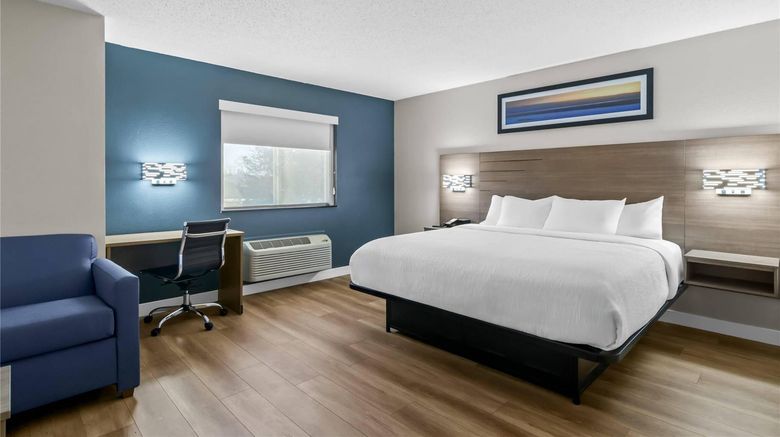 <b>Quality Inn Neosho Suite</b>. Images powered by <a href="https://iceportal.shijigroup.com/" title="IcePortal" target="_blank">IcePortal</a>.