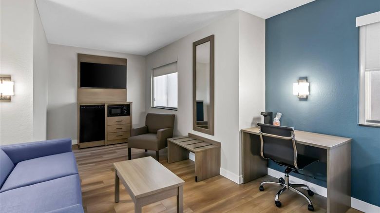 <b>Quality Inn Neosho Suite</b>. Images powered by <a href="https://iceportal.shijigroup.com/" title="IcePortal" target="_blank">IcePortal</a>.