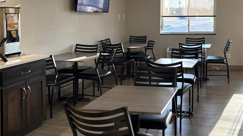 <b>Quality Inn Neosho Restaurant</b>. Images powered by <a href="https://iceportal.shijigroup.com/" title="IcePortal" target="_blank">IcePortal</a>.