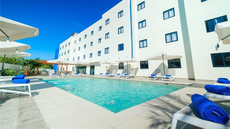 Coral Costa Caribe Resort, Spa, Casino Pool