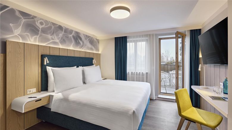 <b>Parkhotel Jordanbad Suite</b>. Images powered by <a href="https://iceportal.shijigroup.com/" title="IcePortal" target="_blank">IcePortal</a>.