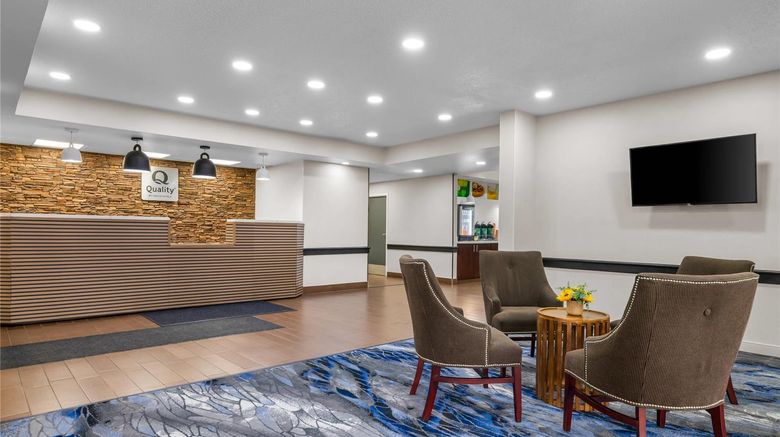<b>Days Inn Syracuse near Oneida Lake Lobby</b>. Images powered by <a href="https://iceportal.shijigroup.com/" title="IcePortal" target="_blank">IcePortal</a>.