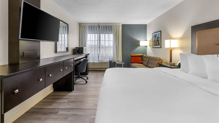 Days Inn Syracuse near Oneida Lake Suite
