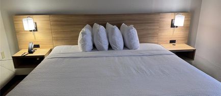 Days Inn by Wyndham McDonough Hotel Room