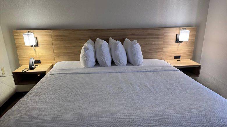 <b>Days Inn by Wyndham McDonough Hotel Room</b>. Images powered by <a href="https://iceportal.shijigroup.com/" title="IcePortal" target="_blank">IcePortal</a>.