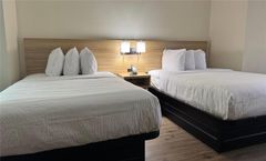 Days Inn by Wyndham McDonough Hotel