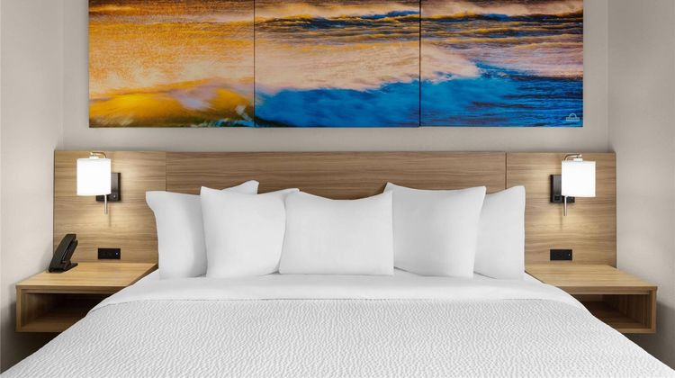 Days Inn by Wyndham McDonough Hotel Room