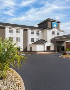 Days Inn by Wyndham McDonough Hotel