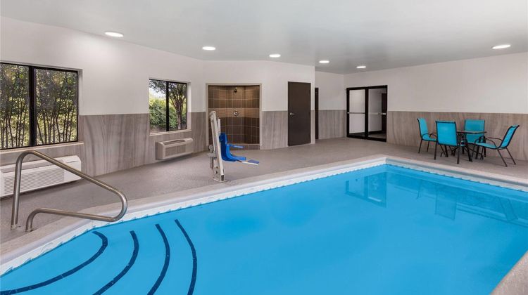 Days Inn by Wyndham McDonough Hotel Pool
