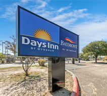 Days Inn San Antonio Downtown Exterior