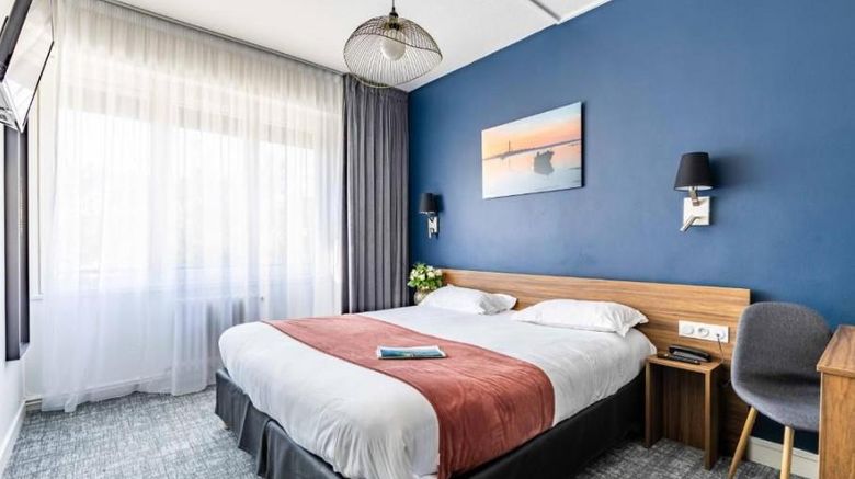 <b>Bretagne Hotel Room</b>. Images powered by <a href="https://iceportal.shijigroup.com/" title="IcePortal" target="_blank">IcePortal</a>.