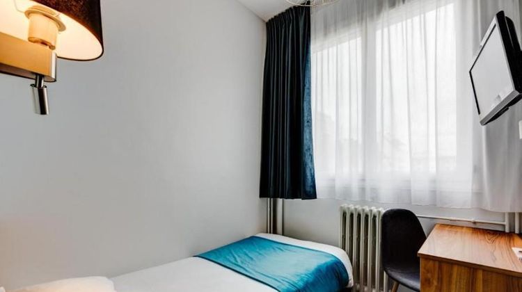 Bretagne Hotel Room