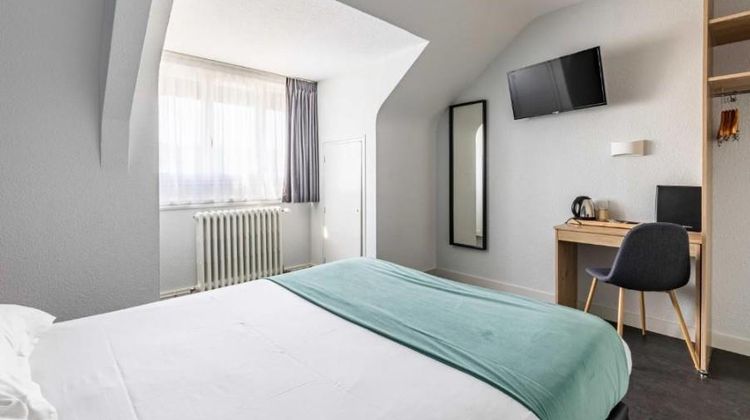 Bretagne Hotel Room
