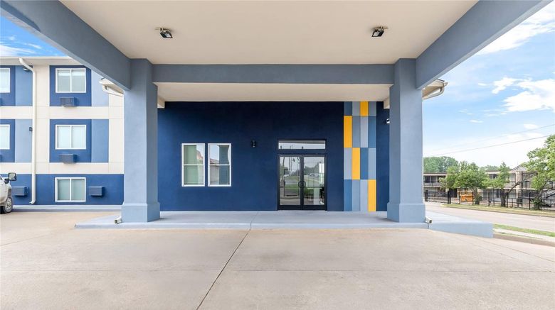 <b>Quality Inn Ponca City Exterior</b>. Images powered by <a href="https://iceportal.shijigroup.com/" title="IcePortal" target="_blank">IcePortal</a>.