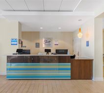 Sleep Inn & Suites Altoona North Lobby