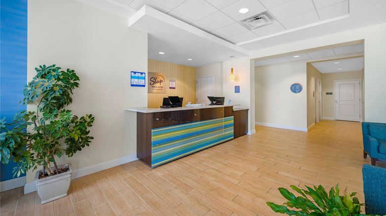 <b>Sleep Inn & Suites Altoona North Lobby</b>. Images powered by <a href="https://iceportal.shijigroup.com/" title="IcePortal" target="_blank">IcePortal</a>.