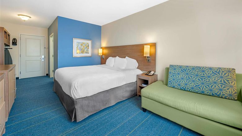 <b>Sleep Inn & Suites Altoona North Room</b>. Images powered by <a href="https://iceportal.shijigroup.com/" title="IcePortal" target="_blank">IcePortal</a>.