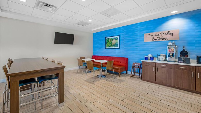 <b>Sleep Inn & Suites Altoona North Restaurant</b>. Images powered by <a href="https://iceportal.shijigroup.com/" title="IcePortal" target="_blank">IcePortal</a>.