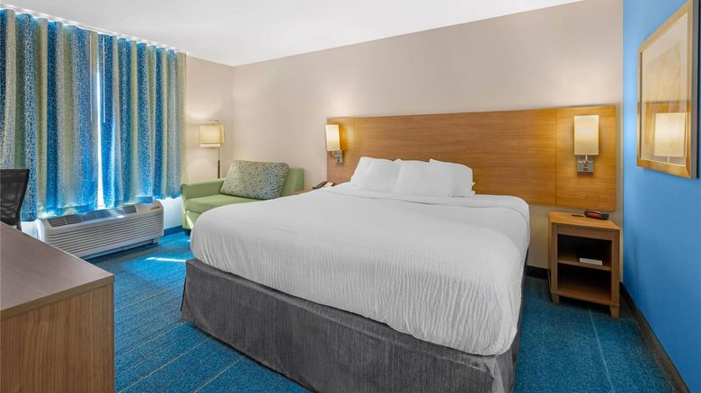 <b>Sleep Inn & Suites Altoona North Suite</b>. Images powered by <a href="https://iceportal.shijigroup.com/" title="IcePortal" target="_blank">IcePortal</a>.