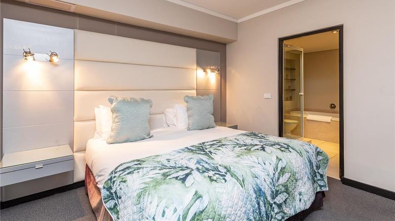<b>Holiday Rentals Cape Town Room</b>. Images powered by <a href="https://iceportal.shijigroup.com/" title="IcePortal" target="_blank">IcePortal</a>.