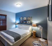 Holiday Rentals Cape Town Room