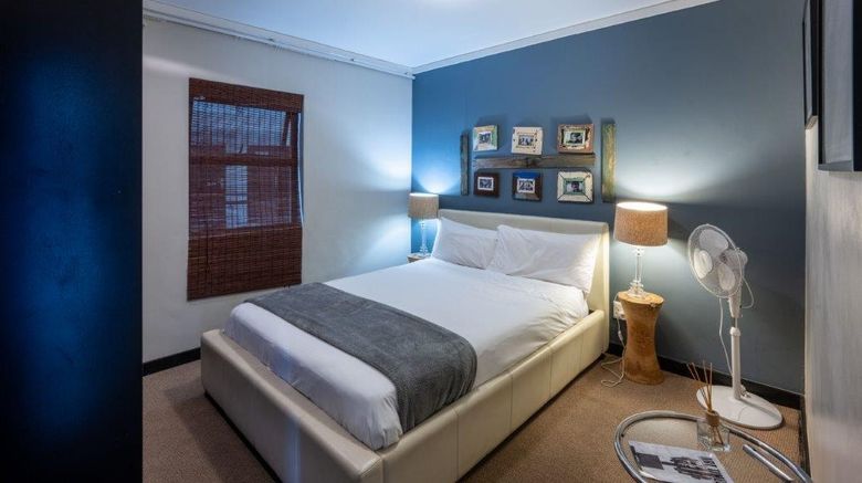<b>Holiday Rentals Cape Town Room</b>. Images powered by <a href="https://iceportal.shijigroup.com/" title="IcePortal" target="_blank">IcePortal</a>.