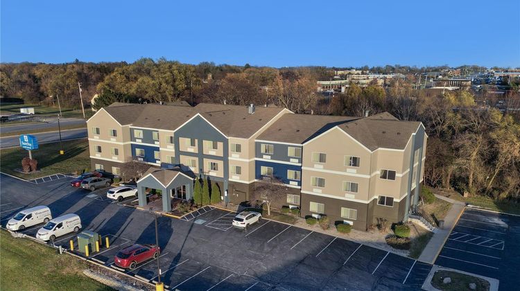 SureStay by Best Western Mount Pleasant Exterior