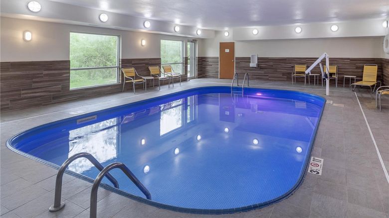 <b>SureStay by Best Western Mount Pleasant Pool</b>. Images powered by <a href="https://iceportal.shijigroup.com/" title="IcePortal" target="_blank">IcePortal</a>.