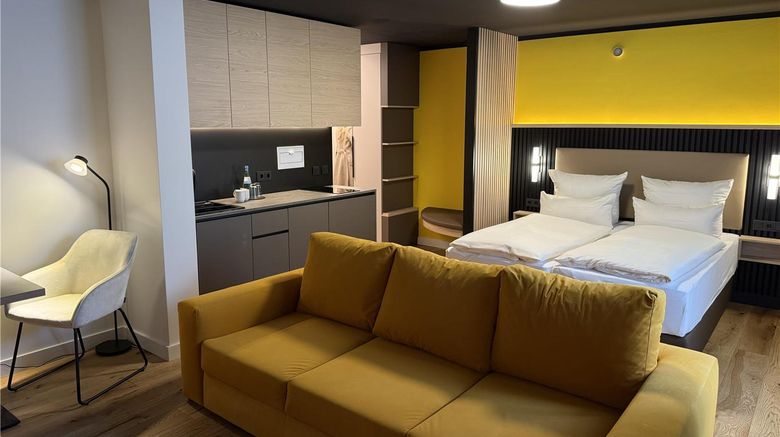 <b>Residenzhotel Stuttgart Airport, Sure Ho Suite</b>. Images powered by <a href="https://iceportal.shijigroup.com/" title="IcePortal" target="_blank">IcePortal</a>.