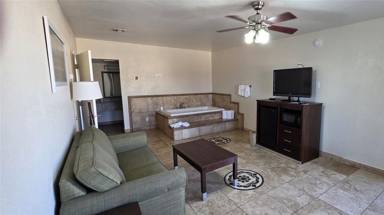 <b>SureStay by Best Western Mesa Downtown Room</b>. Images powered by <a href="https://iceportal.shijigroup.com/" title="IcePortal" target="_blank">IcePortal</a>.