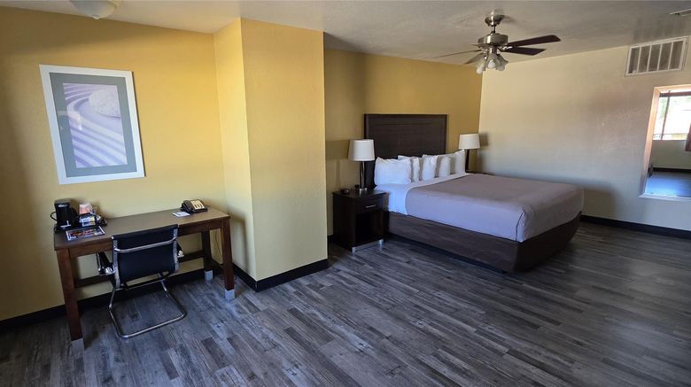 <b>SureStay by Best Western Mesa Downtown Room</b>. Images powered by <a href="https://iceportal.shijigroup.com/" title="IcePortal" target="_blank">IcePortal</a>.