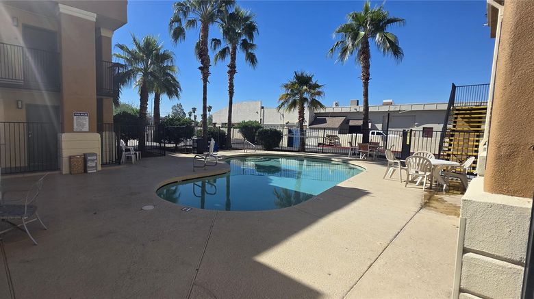 <b>SureStay by Best Western Mesa Downtown Pool</b>. Images powered by <a href="https://iceportal.shijigroup.com/" title="IcePortal" target="_blank">IcePortal</a>.