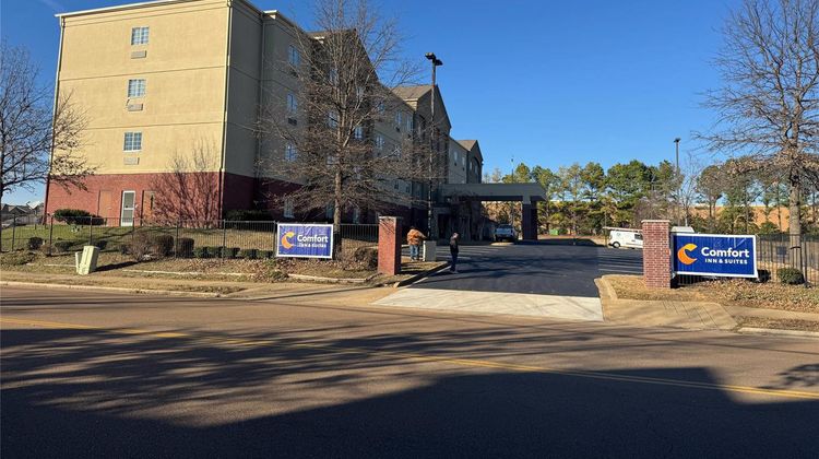 Comfort Inn & Suites Memphis Germantown Exterior