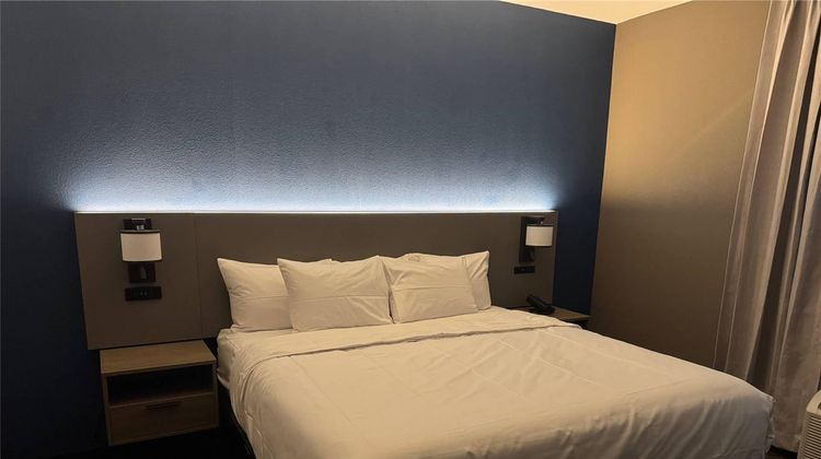 Comfort Inn & Suites Memphis Germantown Room