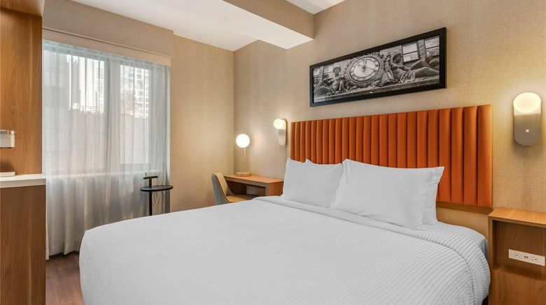 Cambria Hotel New York Times Square Room. Images powered by <a href="https://iceportal.shijigroup.com" target="_blank" rel="noopener">Ice Portal</a>.