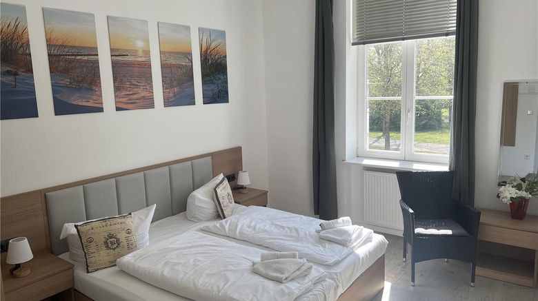 <b>Parkhotel Putbus Superior Room</b>. Images powered by <a href="https://iceportal.shijigroup.com/" title="IcePortal" target="_blank">IcePortal</a>.