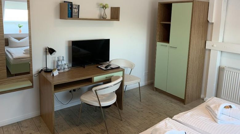 <b>Parkhotel Putbus Superior Room</b>. Images powered by <a href="https://iceportal.shijigroup.com/" title="IcePortal" target="_blank">IcePortal</a>.