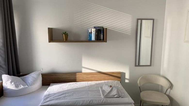 <b>Parkhotel Putbus Superior Room</b>. Images powered by <a href="https://iceportal.shijigroup.com/" title="IcePortal" target="_blank">IcePortal</a>.