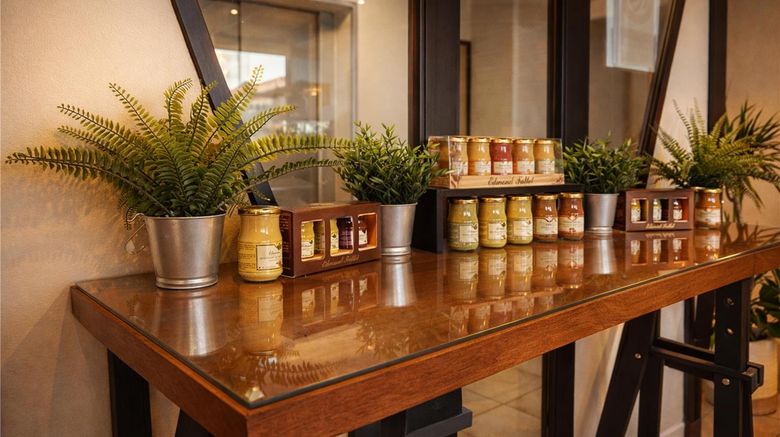 <b>Sure Hotel by Best Western Dijon Sud Lobby</b>. Images powered by <a href="https://iceportal.shijigroup.com/" title="IcePortal" target="_blank">IcePortal</a>.