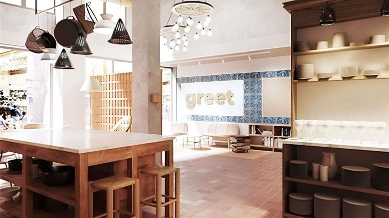 <b>Greet Alicante Center Exterior</b>. Images powered by <a href="https://iceportal.shijigroup.com/" title="IcePortal" target="_blank">IcePortal</a>.
