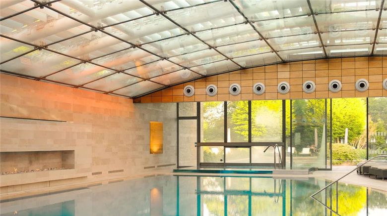 <b>Lucknam Park Hotel and Spa Pool</b>. Images powered by <a href="https://iceportal.shijigroup.com/" title="IcePortal" target="_blank">IcePortal</a>.