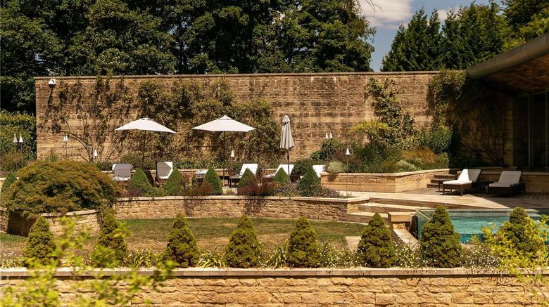 <b>Lucknam Park Hotel and Spa Pool</b>. Images powered by <a href="https://iceportal.shijigroup.com/" title="IcePortal" target="_blank">IcePortal</a>.