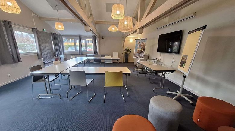 <b>Ibis Styles Aubagne Gemenos Meeting</b>. Images powered by <a href="https://iceportal.shijigroup.com/" title="IcePortal" target="_blank">IcePortal</a>.