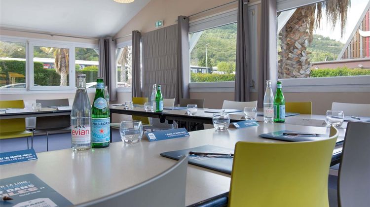 Ibis Styles Aubagne Gemenos Meeting