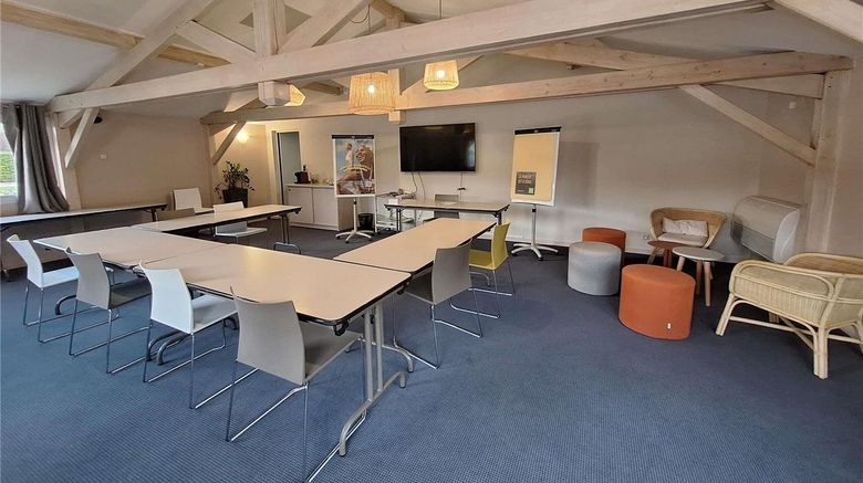 <b>Ibis Styles Aubagne Gemenos Meeting</b>. Images powered by <a href="https://iceportal.shijigroup.com/" title="IcePortal" target="_blank">IcePortal</a>.